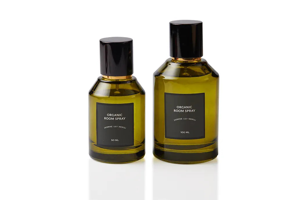 Eco-friendly botanical mist made with natural ingredients and essential oils. Alcohol-free, long-lasting. Use as body, room, or linen spray. Scent: Jasmine, Lily & Neroli.