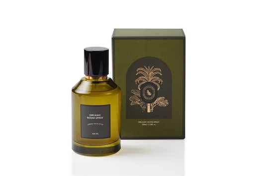 Natural botanical spray with essential oils, long-lasting and alcohol-free. Eco-friendly and versatile for body, room, and linens. Scent: Lemon Eucalyptus.